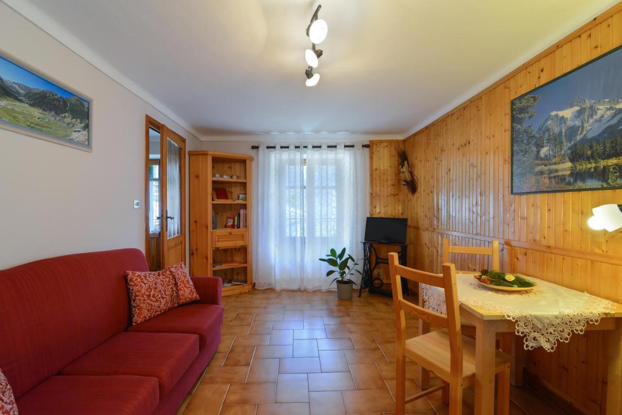 Bed & Breakfast Ai Fontana Villar Pellice Buitenkant foto